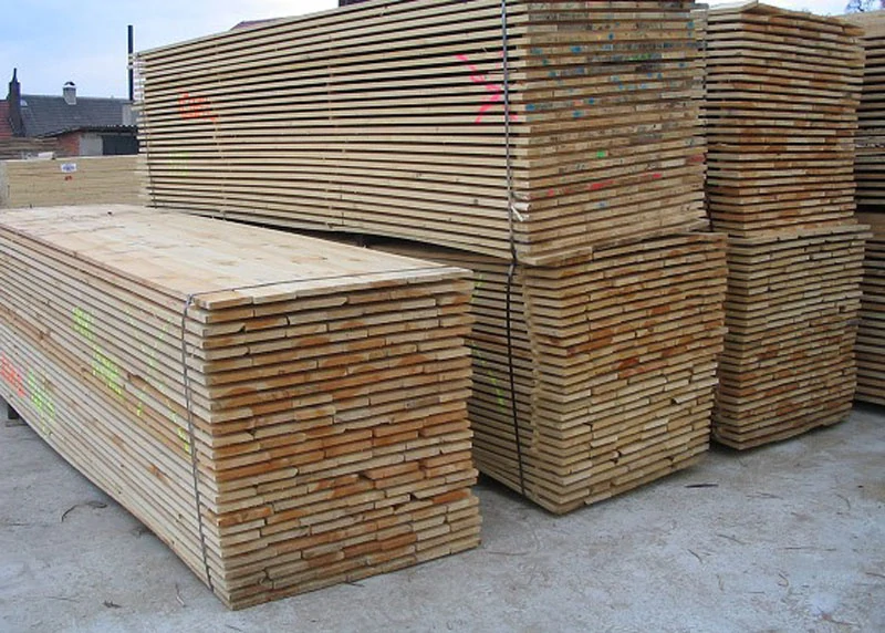 Prkna stavební dřevěná smrková, délka 5 m - 1 m2