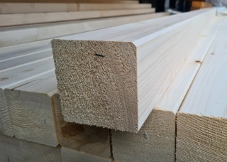 KVH Hranol dřevěný 140 x 140 délka 5 m