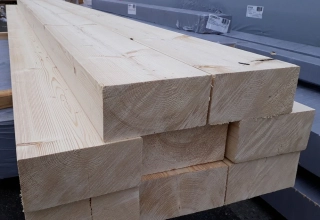 KVH Hranol dřevěný 100 x 200 délka 13m